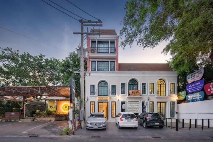 Dream Nimman Apartment Chiang Mai Exteriör bild